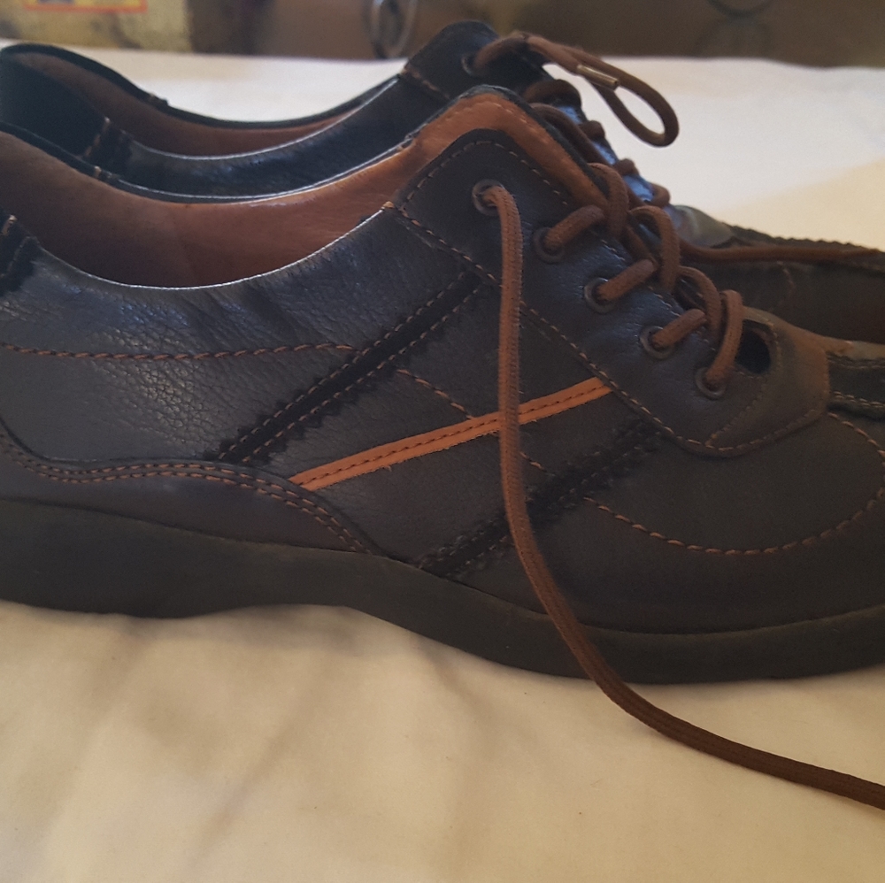 Theresia M women 6 1/2 Ruby 450 velour